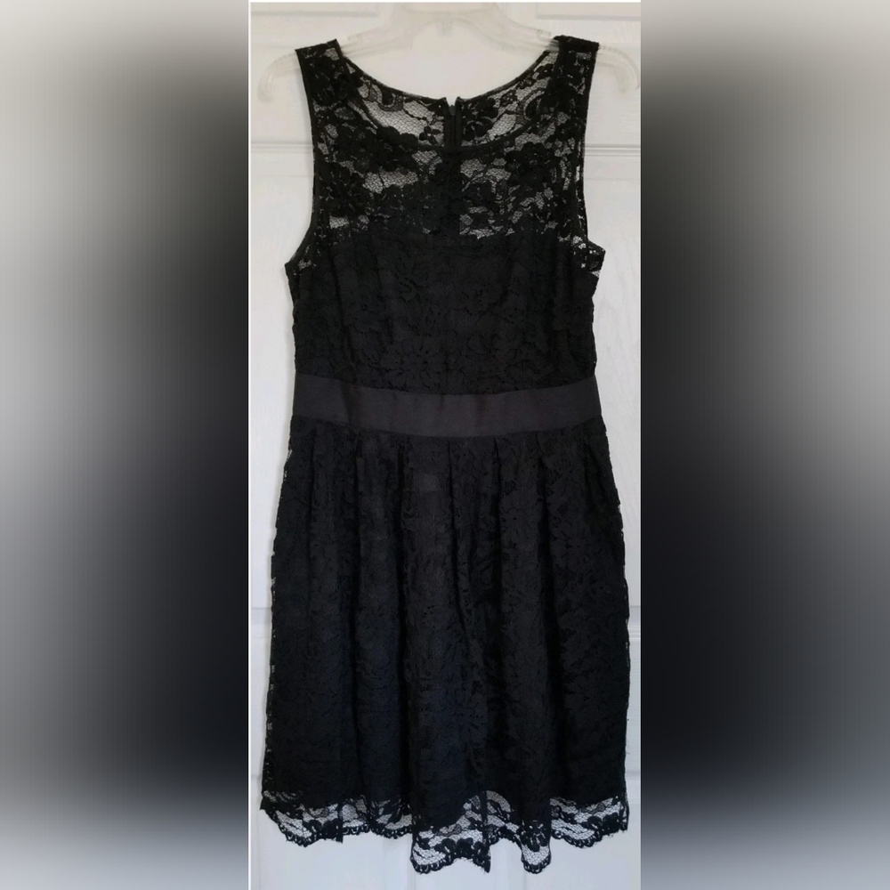 BB Dakota - Elegant Black Sleeveless Lace Overlay Dress - Size 8
